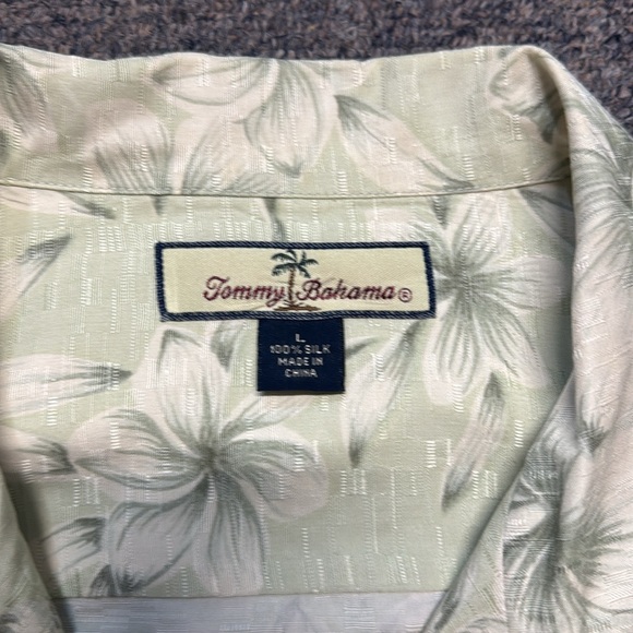 Tommy Bahama Men’s Silk Button Down Shirt Size L - Picture 2 of 3